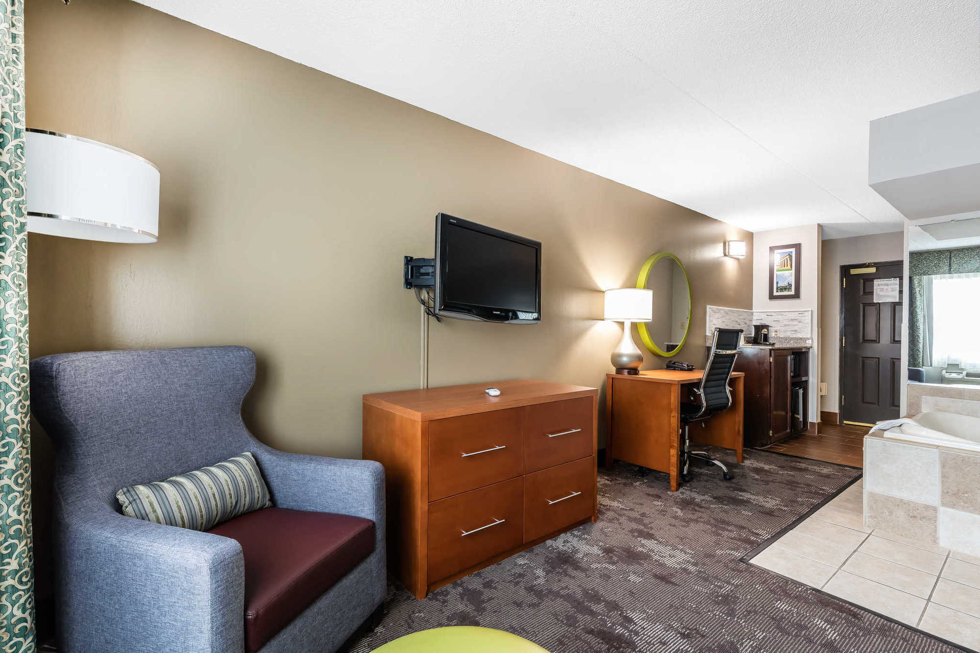 Comfort Inn & Suites Nashville Near Tanger Outlets Room photo